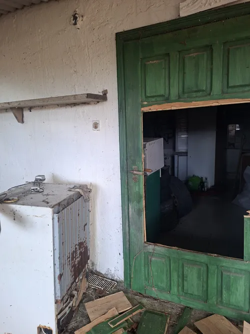 dwa opuszczone domki