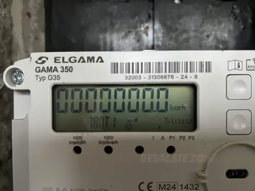 Opuszczony dom z działającym prądem. - zdjęcie 6/9