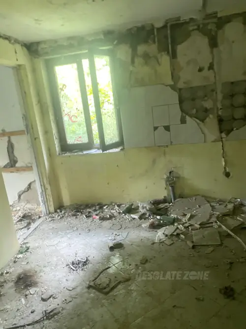 Opuszczony dom - zdjęcie 4/8