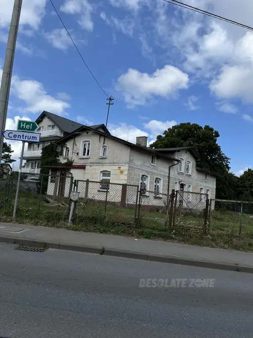 OPUSZCZONY DOM - zdjęcie 2/3