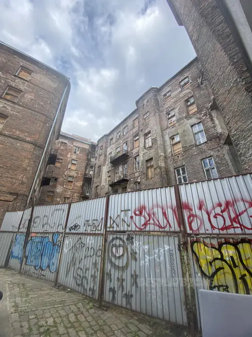 Kamienica przy ul. Próżnej, Warszawa - zdjęcie 1/3