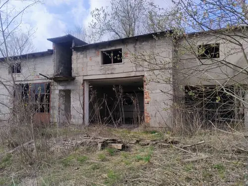 Dwa budynki gospodarstwa - zdjęcie 2/9