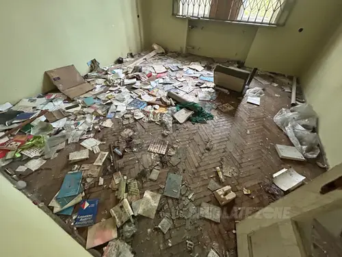 Dom obok warsztatu samochodowego - zdjęcie 6/9