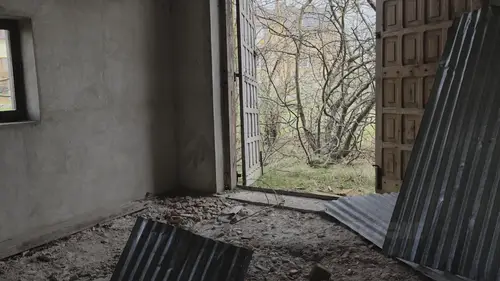 Opuszczony niedokończony dom