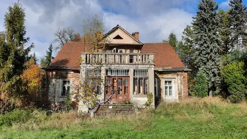 Dwór w Pisarzowicach