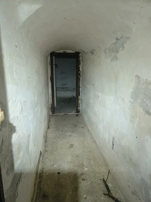 Bunkier C-30 na wzgórzu Cubrijan - zdjęcie 2/12