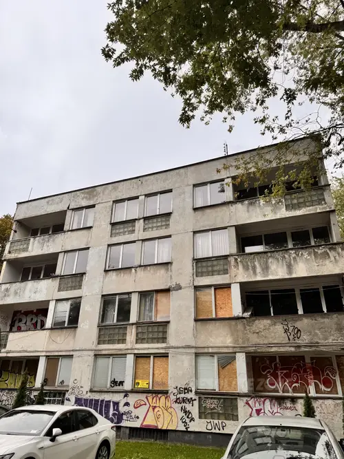 Opuszczony hostel - zdjęcie 1/36