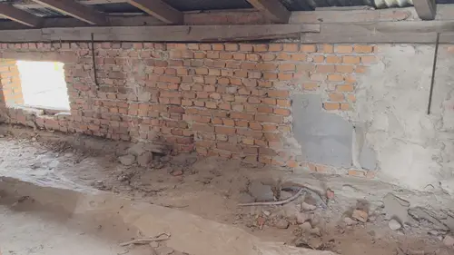 Opuszczony niedokończony dom