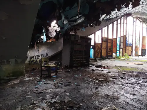 Hala Targowa na skraju Parku Śląskiego