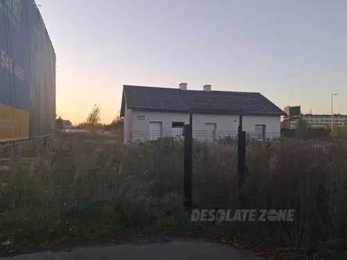Opuszczony dom - zdjęcie 1/4