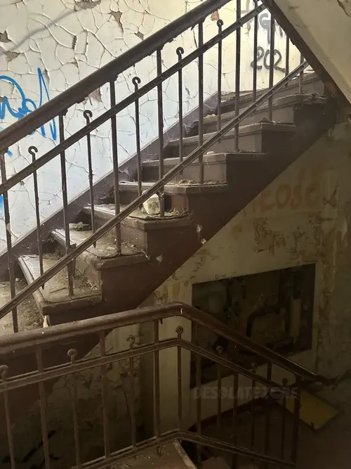 Opuszczone budynki szpitala psychiatrycznego srebrniki, Gdańsk - zdjęcie 15/42