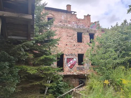Niedokończona Willa i domek obok - photo 22/34