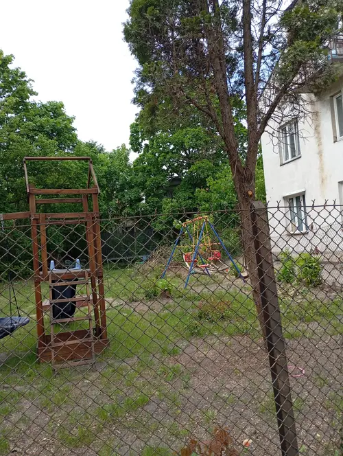Opuszczony dworek - zdjęcie 1/1