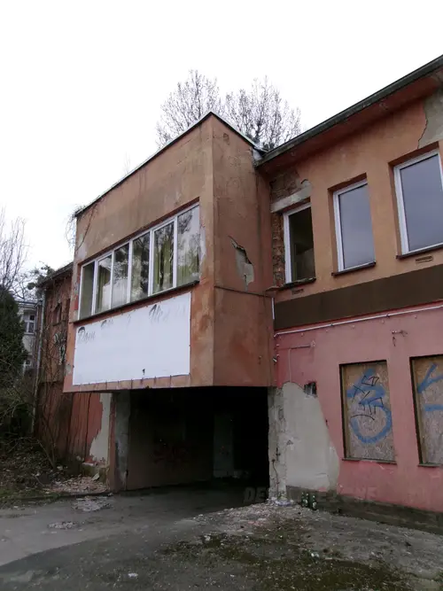 Opuszczony budynek - zdjęcie 2/10