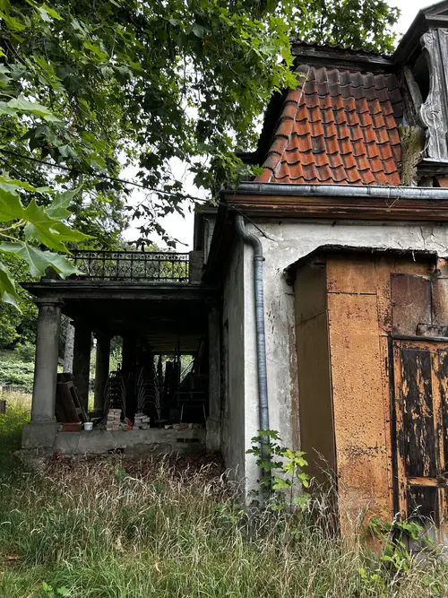 opuszczony dom - zdjęcie 2/9
