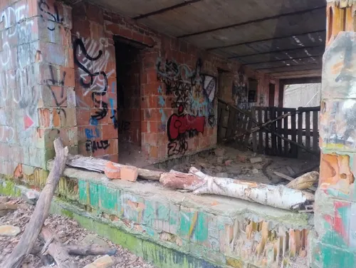 Niedokończona Willa obok Lotniska