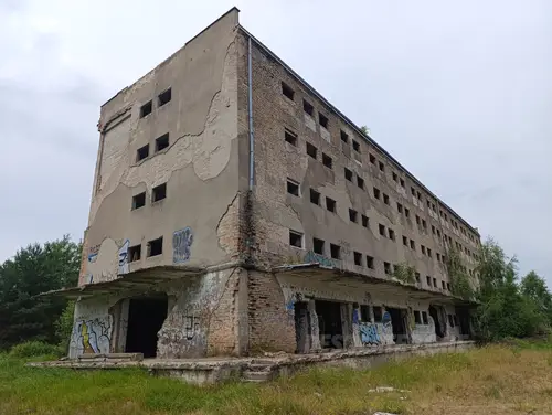 Opuszczone budynki po dawnych koszarach wojskowych, Borne Sulinowo - photo 32/40