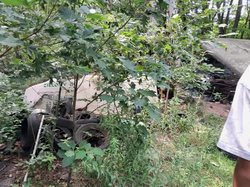 Opuszczony mechanik samochodowy - zdjęcie 7/29