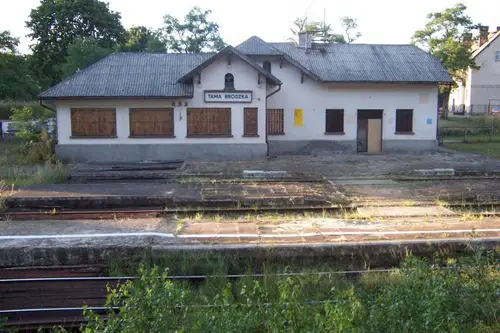 Opuszczony dworzec kolejowy - zdjęcie 1/4