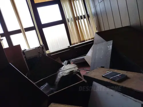 Hale targowe i biurowiec - zdjęcie 15/23