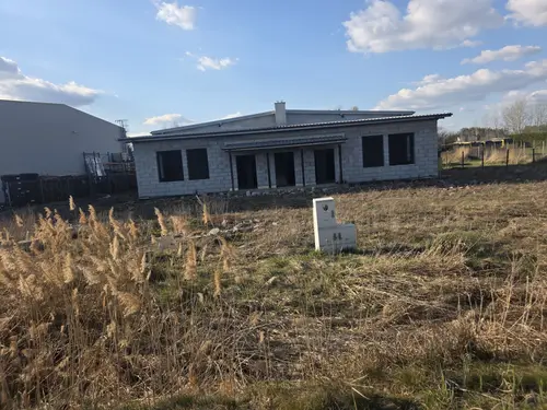 Niedokończony dom - zdjęcie 1/1