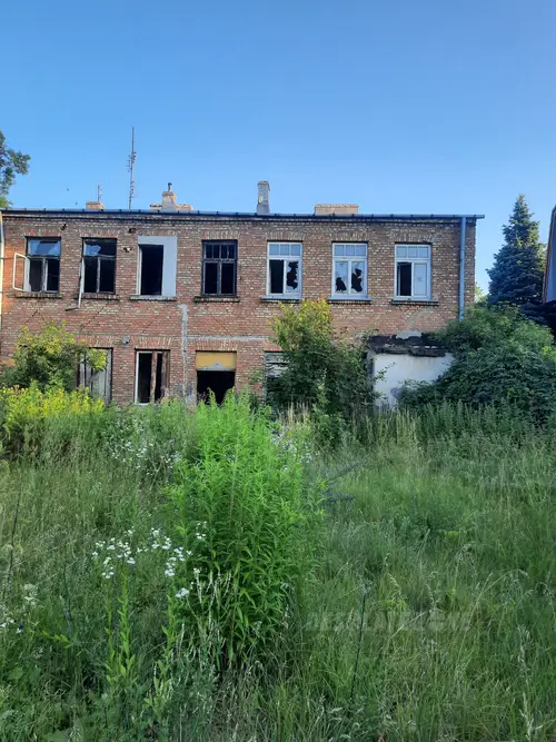 Opuszczona kamienica - zdjęcie 1/8