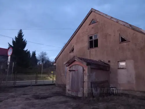 Opuszczony domek w dywitach - zdjęcie 17/21