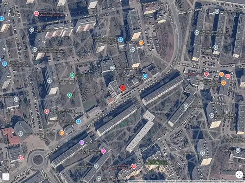 Ruiny domu i zamurowana kamienica - zdjęcie 1/1 - Google Satellite