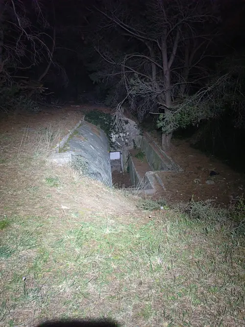 Bunkier C-30 na wzgórzu Cubrijan - zdjęcie 9/12