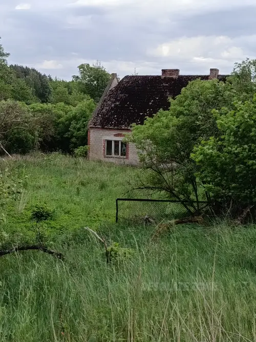 Opuszczony dom z garażem i piwnicą - photo 1/1