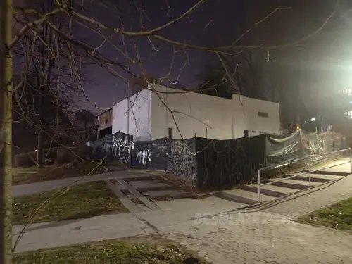Opuszczony budynek po dawnym sklepie - photo 2/7