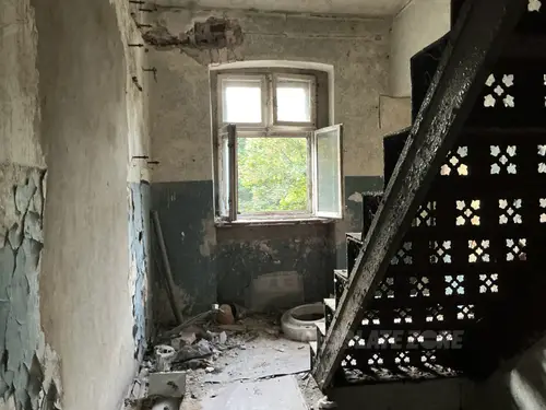 Kamienica z kupą wyposażenia - photo 12/33