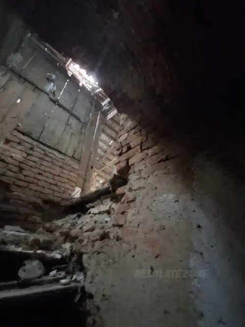 Opuszczony dom - zdjęcie 2/24