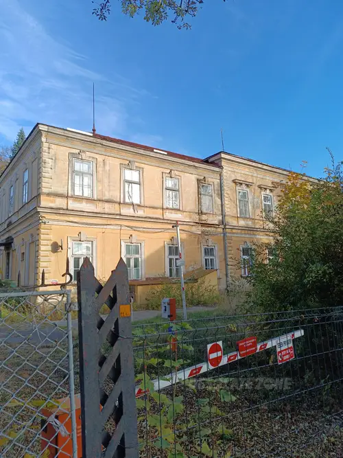 Opuszczony szpital powiatowy