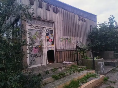 Opuszczony sklep spożywczy