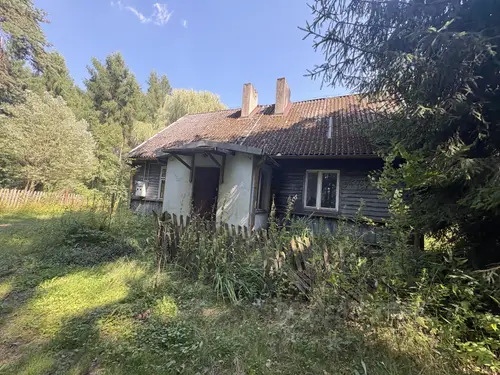 Opuszczona leśniczówka