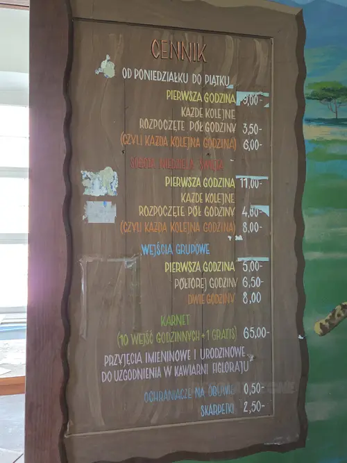 Opuszczony budynek wielofunkcyjny, Łódź - photo 16/19