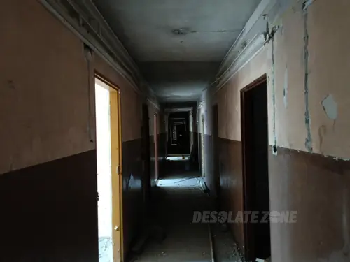 opuszczony hotel prcowniczy - zdjęcie 5/6