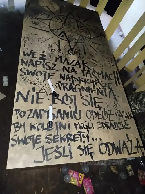 Opuszczony budynek biurowy - photo 26/50