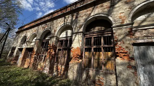 Brama pałacowa z piekarnią i stajnią - zdjęcie 10/31