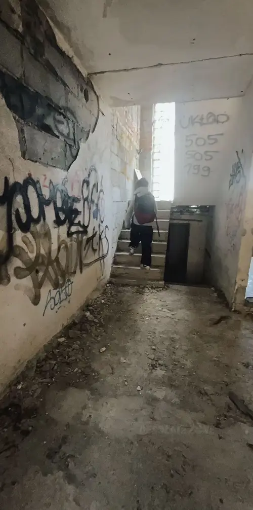 Opuszczony dom - zdjęcie 2/11