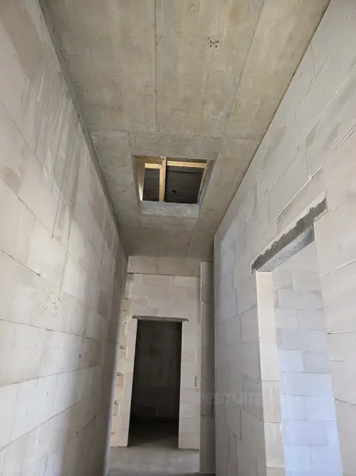 Niedokończony dom - zdjęcie 16/30