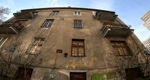 Opuszczona kamienica - zdjęcie 3/5