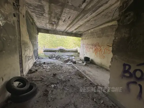 Opuszczone kurniki / dawna ferma drobiu - zdjęcie 17/19