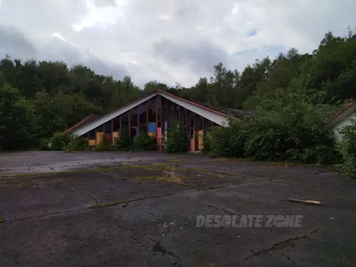 Hala Targowa na skraju Parku Śląskiego