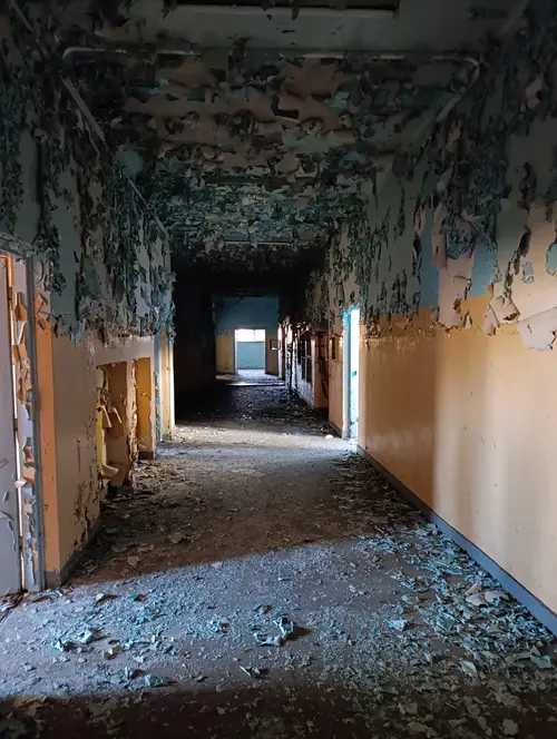 Opuszczony budynek szpitala - photo 12/40