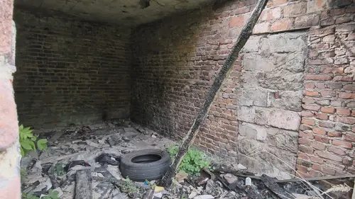 Duża opuszczona posesja - photo 18/19
