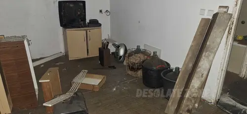 Opuszczony dom z wyposażeniem - zdjęcie 5/43