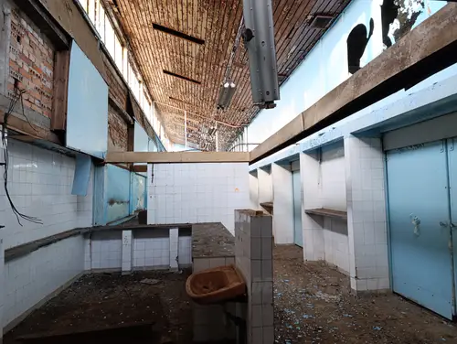 Opuszczony budynek szpitala - photo 10/40