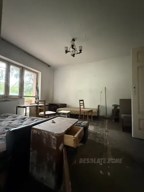 Opuszczony dom - zdjęcie 10/18